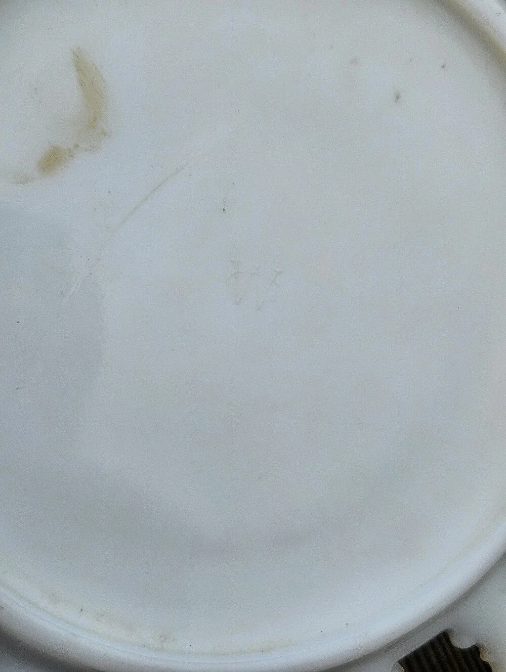 MILK GLASS PLATE Vintage Westmoreland Colonial Courting Couple Fleur De Lis 7
